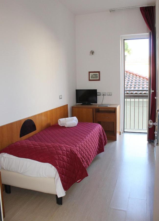 Hotel Morolli Rimini Exterior photo